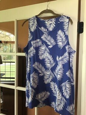 Chico's Soft Medium Blue Palm-Leaf Sleeveless Tunic